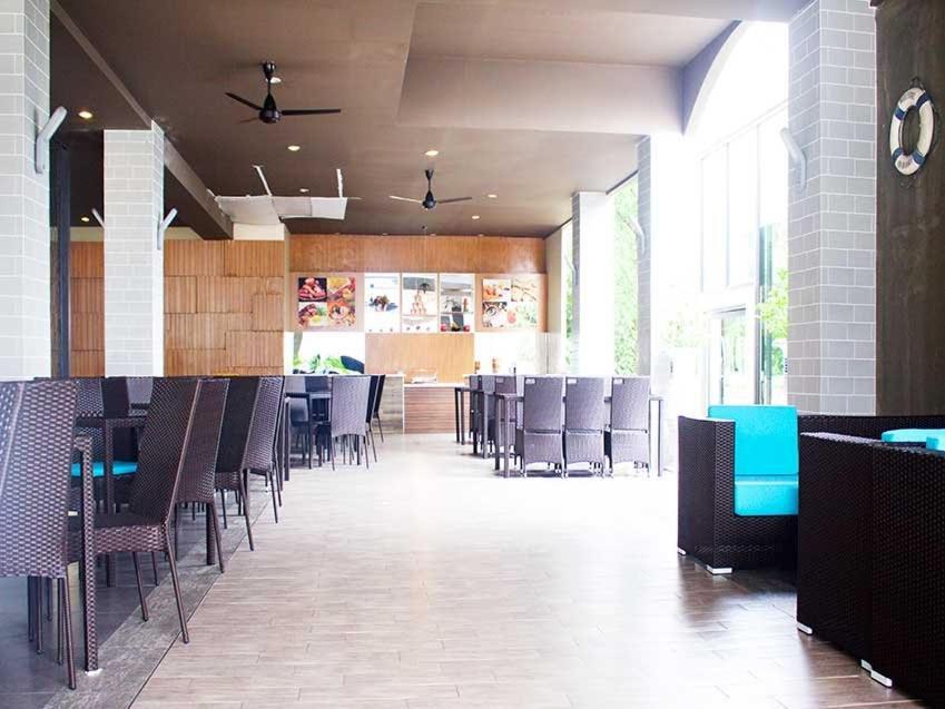 Hua Hin Takiab On The Beach Paradise Properties Bagian luar foto